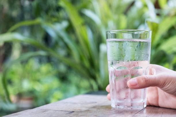 Ketahui Manfaat Minum Air Dingin dan Efek Sampingnya Bagi Kesehatan
