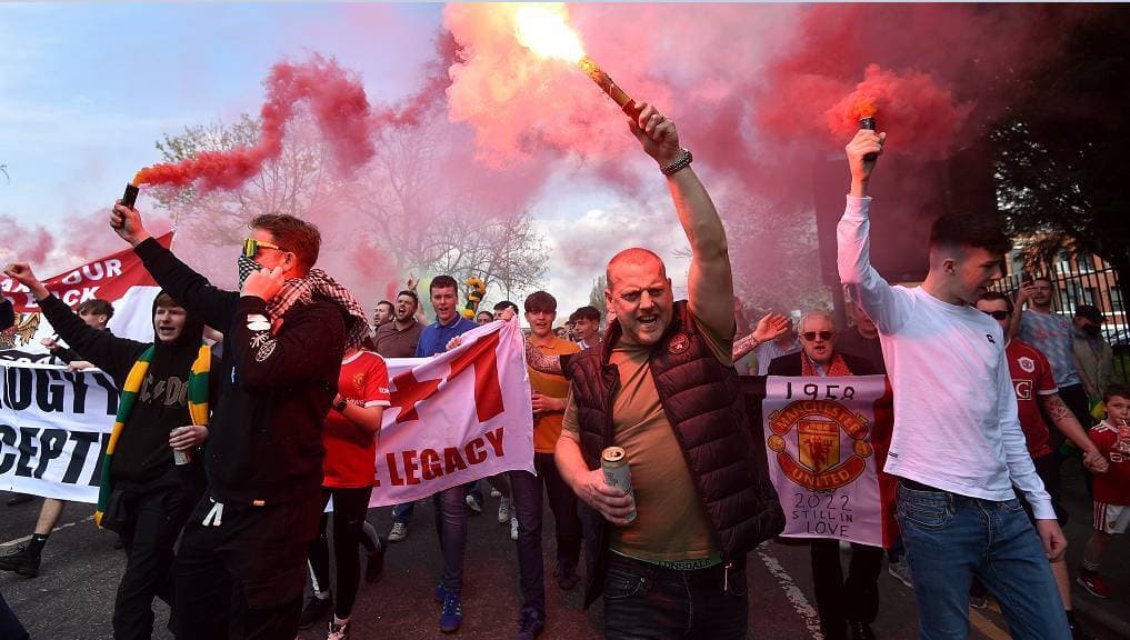Fans Manchester United Lakukan Protes terhadap Keluarga Glazer Pemilik Klub
