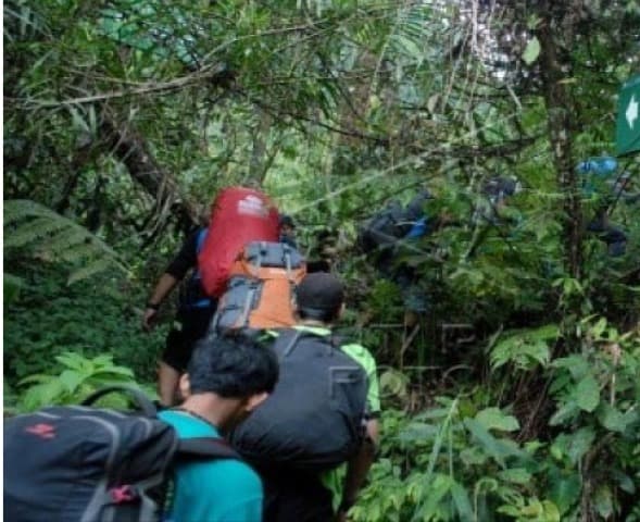 13 Pendaki Gunung  yang Tersesat Masih Dalam Pencarian