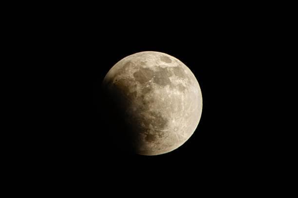 Gerhana Bulan Penumbra 5-6 Mei, Cek Waktu dan Lokasinya!