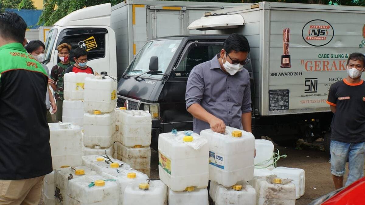 Holding Pangan ID FOOD Distribusikan 12 Ton Minyak Goreng ke Pedagang Tradisional
