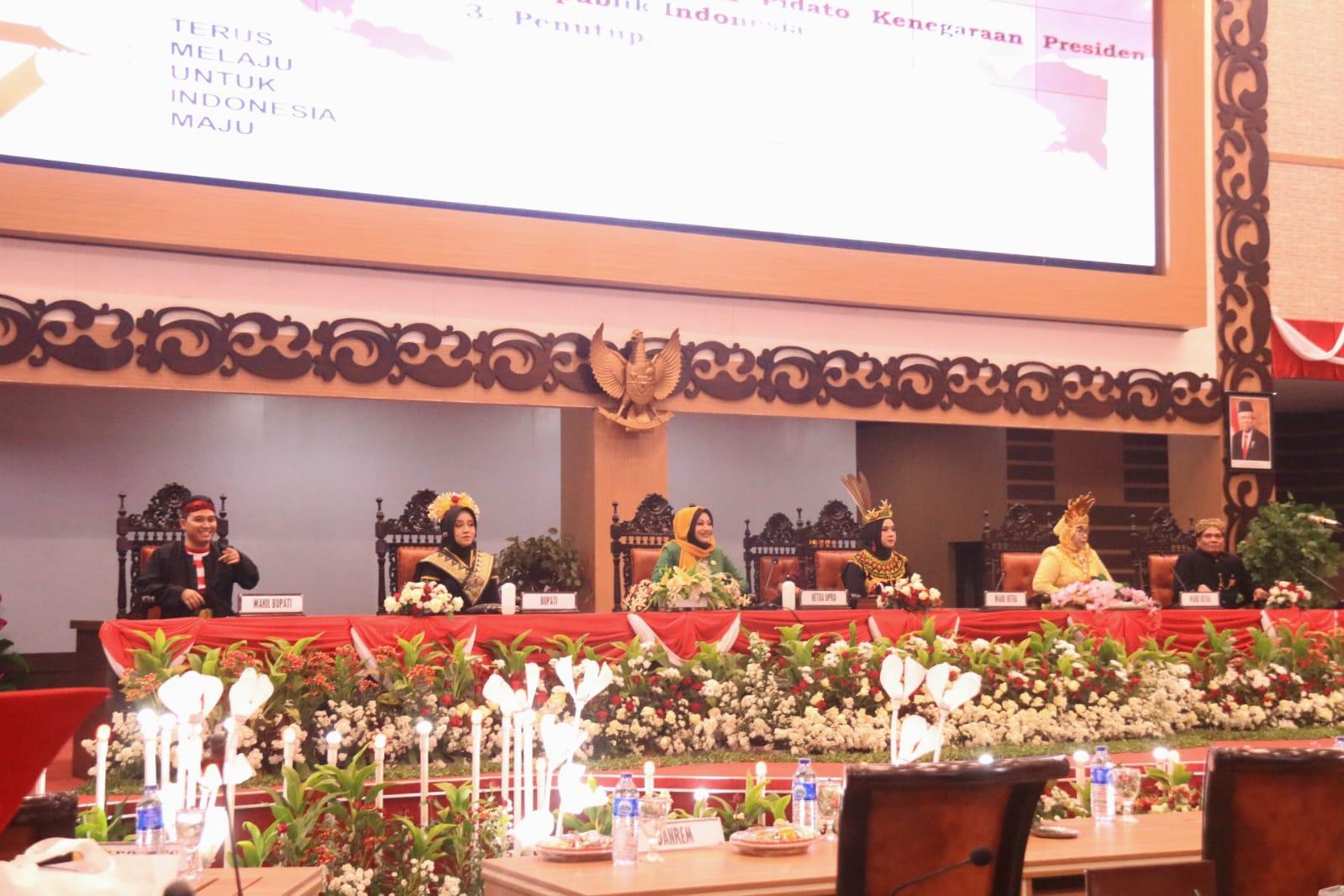Paripurna DPRD Kabupaten Mojokerto Mendengarkan Pidato Kenegaraan Presiden Jokowi
