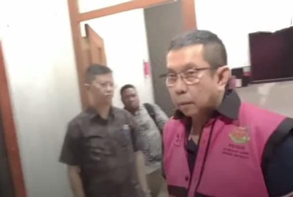 Destiawan Soewardjono Berprestasi Tapi Licik Juga, Pakai Dokumen Palsu Cairkan Uang Buat Bayar Utang! 