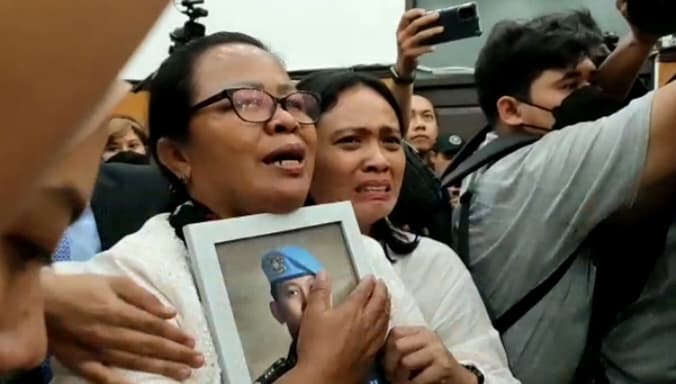 Ibunda Yosua Doakan Richard Eliezer: Semoga Ditakdir Tuhan Jadi Umatnya