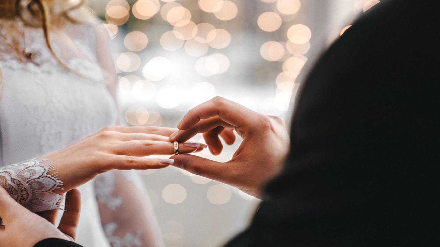Bosan ditanya mulu “kapan nikah” ? Ketahui 6 Polemik Usia Pernikahan di Indonesia