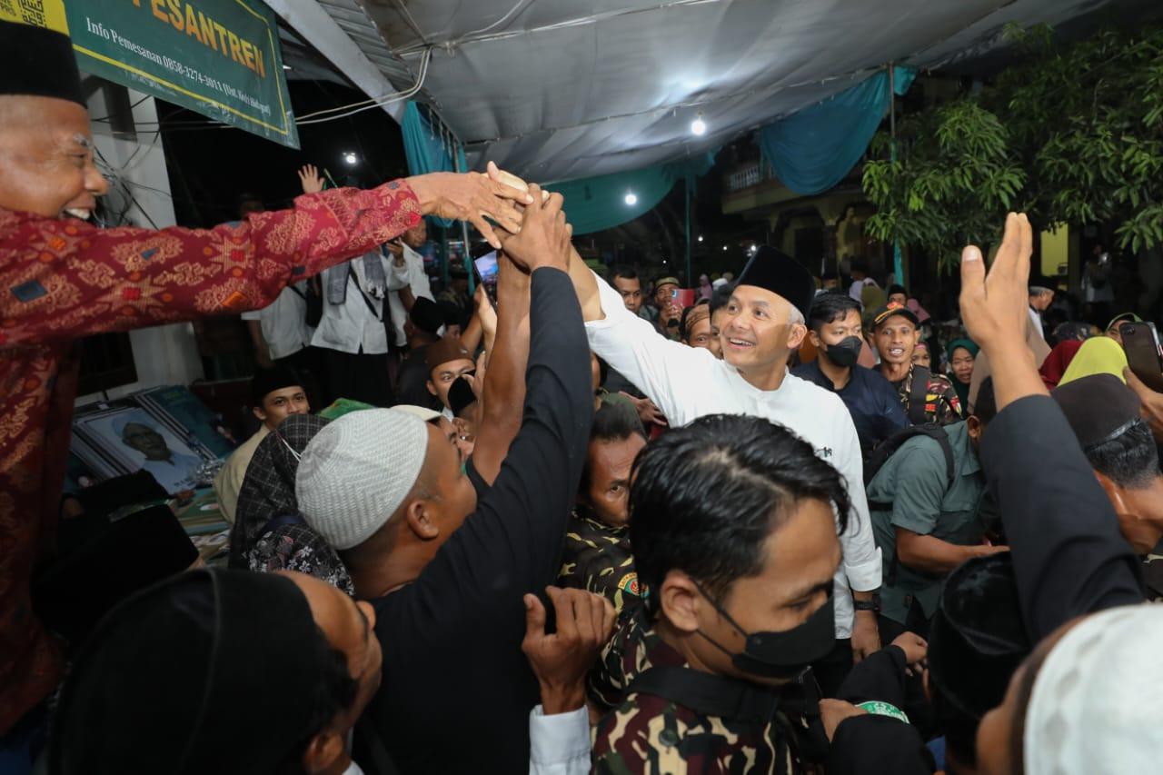Dibeli Ganjar, Pedagang Nasi Jinggo: Semoga Warungnya Terkenal