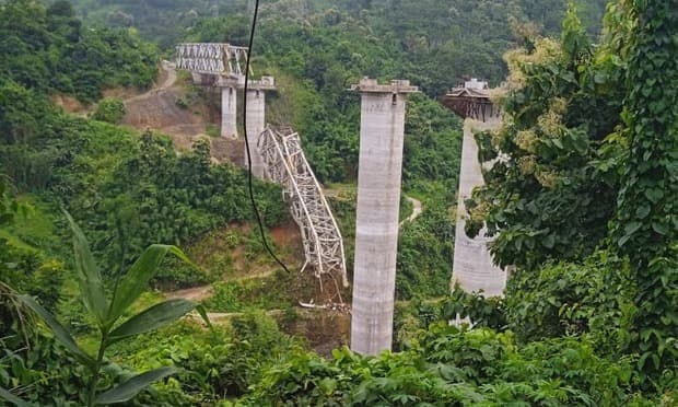 Jembatan Kereta Api di India Runtuh Tewaskan 26 Orang