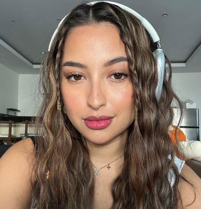 Jennifer Coppen Akui Tak Menyesal Punya Anak di Luar Nikah