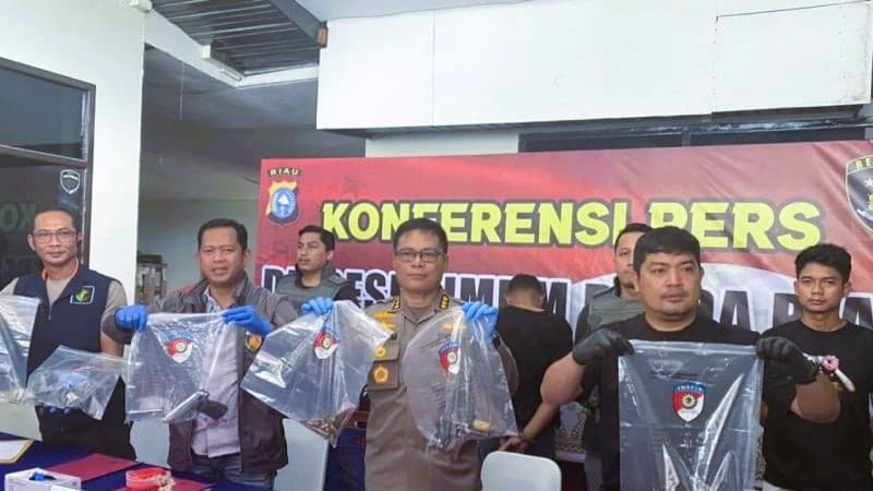 Perampok Bersenpi Tewas Ditembak Polisi