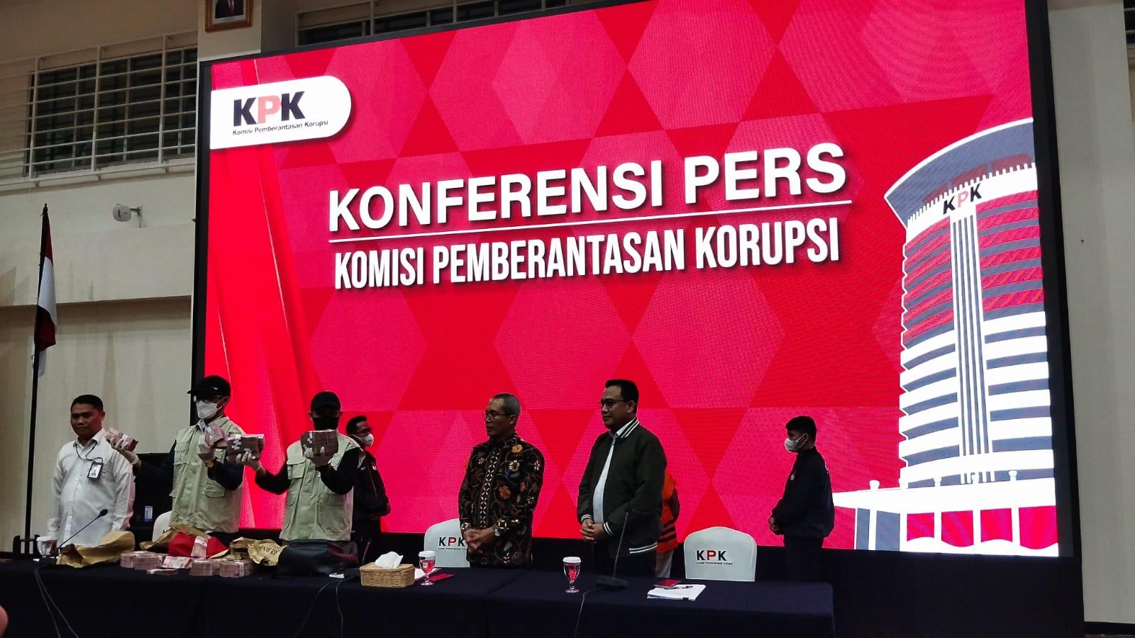 KPK Tetapkan Kabasarnas Henri Alfiandi Tersangka Suap Pengadaan Alat Deteksi Korban Reruntuhan