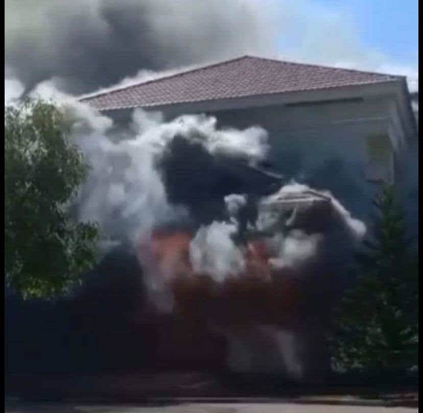 Kantor Bupati dan DPRD di Pohuwato Gorontalo Ludes Dibakar Massa