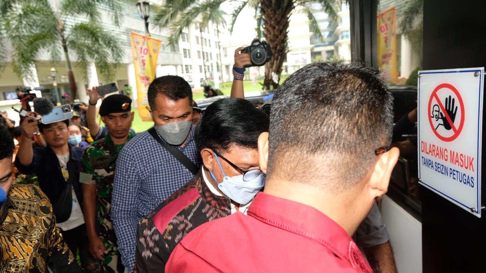 Catat! Johnny G Plate dan Adiknya Masih Berurusan dengan Kasus Korupsi BTS Kominfo