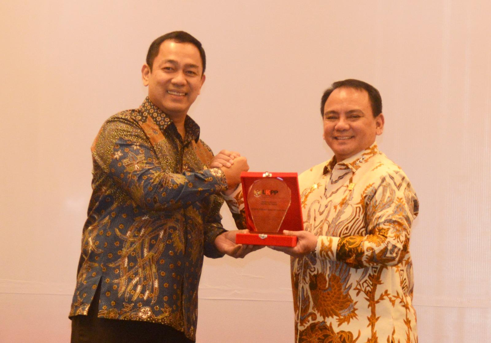 Kemenkumham Raih Penghargaan Terbaik UKPBJ Proaktif dari LKPP