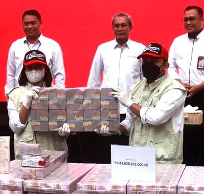 Biaya Makan dan Minum Enembe Rp 1 Miliar/Hari Ditengah Kemiskinan Rakyat Papua