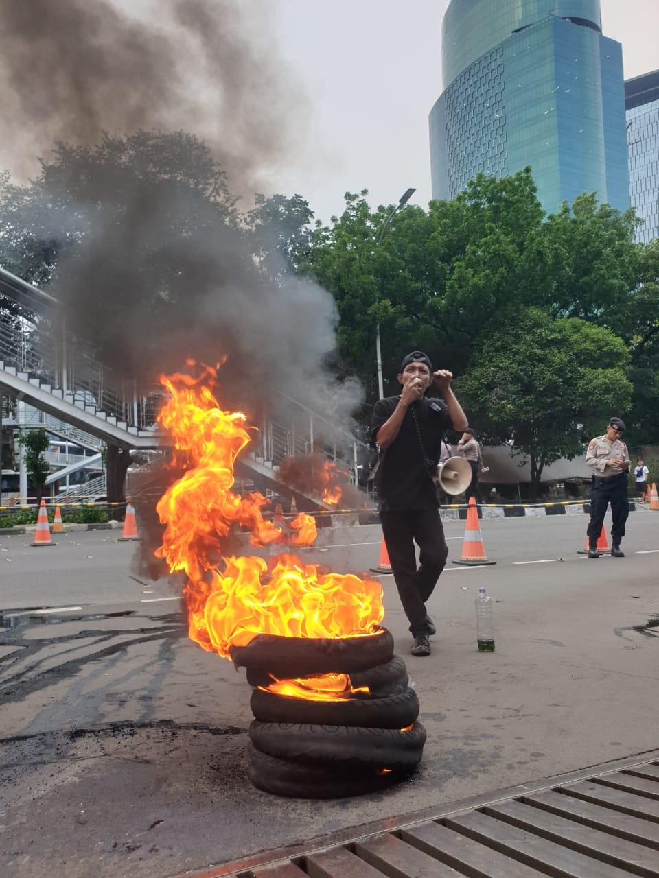 Janji Seret Bupati Muna dan Kontraktor yang Terseret Kasus Suap Dana PEN, KEPMMI: Bakar Ban di KPK Sampai Mereka Dipenjara!