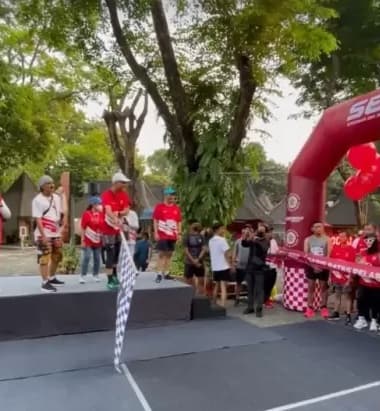 Ganjar Ikut Lomba Lari di Ancol