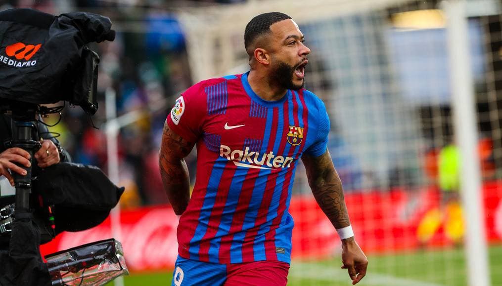 Elche 1-2 Barcelona, Penalti Depay Beri Kemenangan Bagi Blaugrana