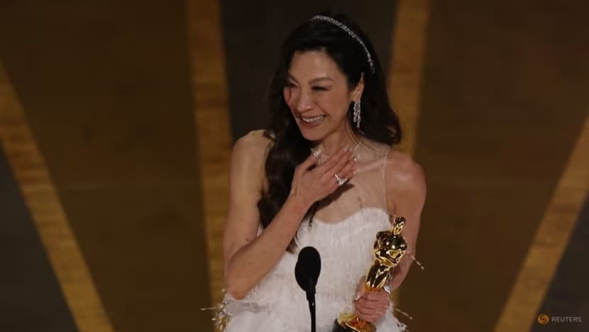 Selamat! Michelle Yeoh Jadi Orang Asia Pertama Raih Aktris Terbaik Oscar