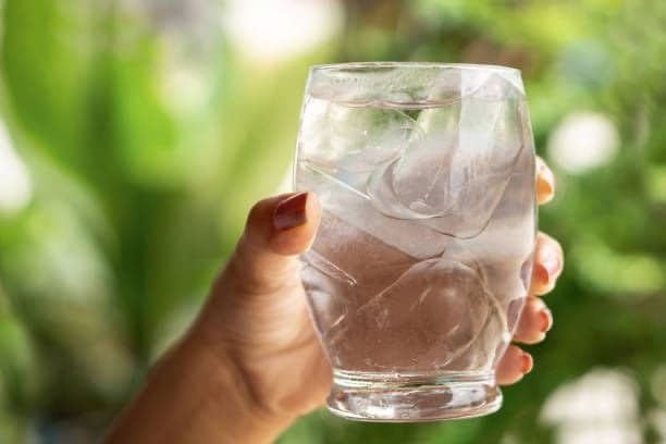 Minum Es Bisa Bikin Batuk? Simak Penjelasannya