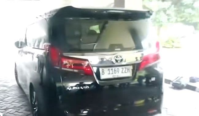 Harga Mobil Alphard SYL yang Dicicil Pakai Uang Korupsi