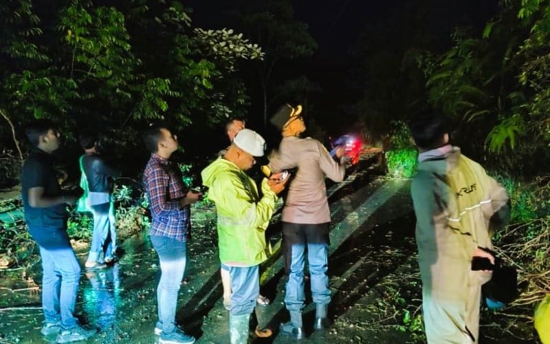 Evakuasi Satu Keluarga Tewas  Akibat Tertimbun Longsor di Tapanuli Utara