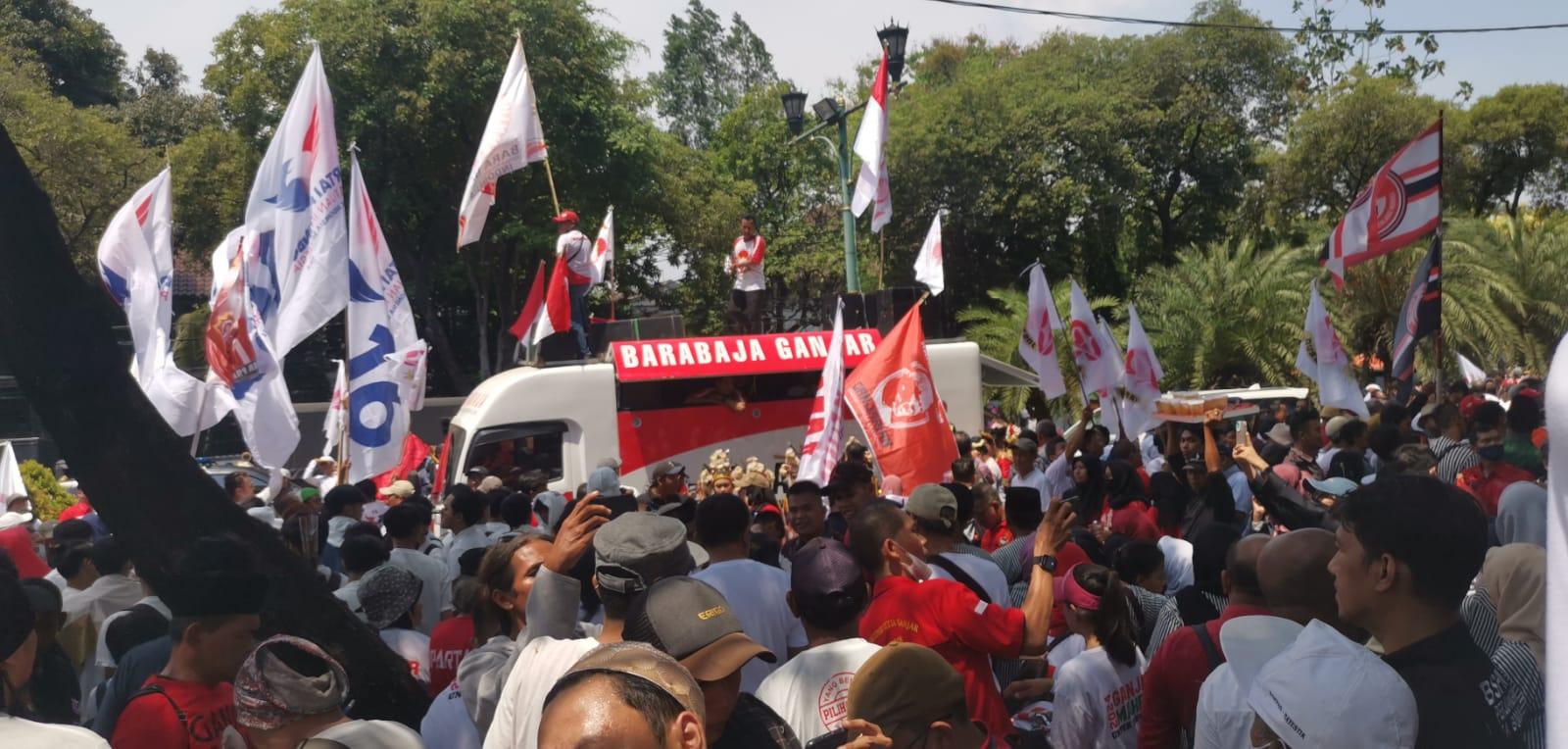 Di Bawah Suhu 40° Celcius, Pendukung Ganjar-Mahfud Terus Bersorak