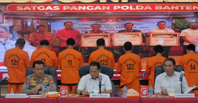 Inilah Tampang 7 Tersangka Pengoplos Beras Bulog