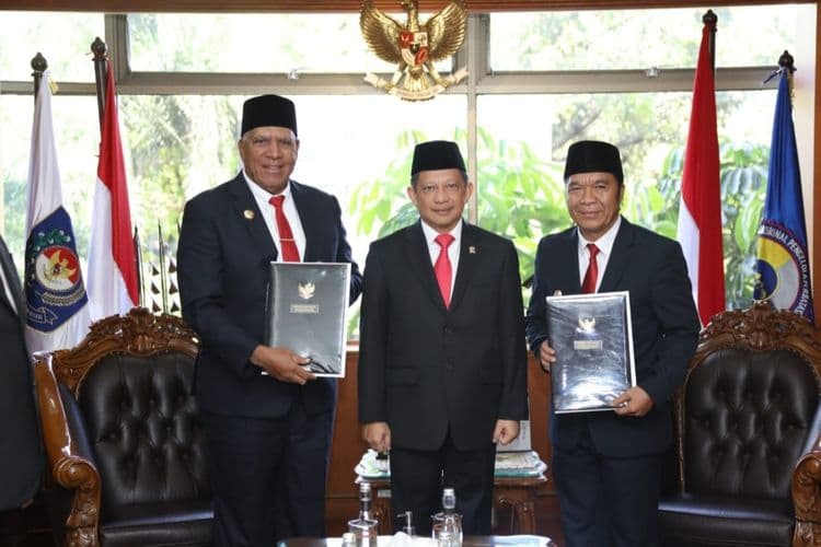 Masa Jabatan Pj Gubernur Papua Barat dan Banten Diperpanjang