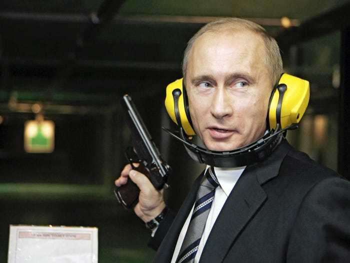 Putin Berniat Menyerang Inggris Sebelum Ratu Elizabeth II Meninggal