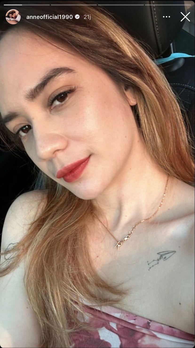 Putri Anne Pamer Tato Baru di Dada