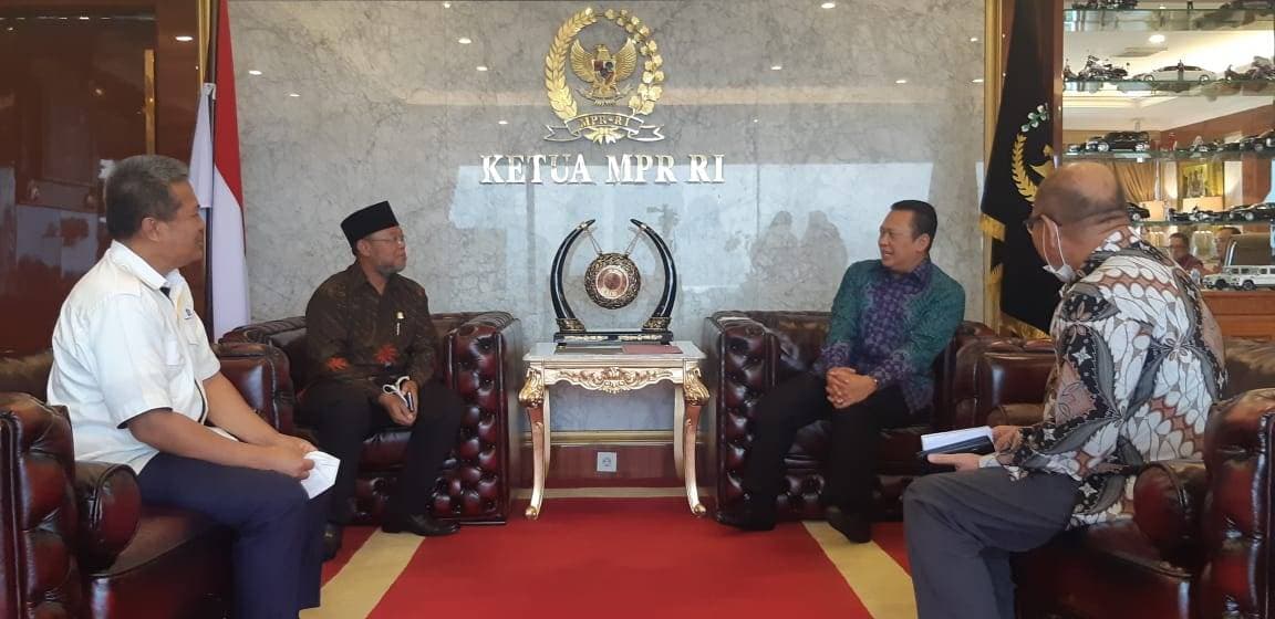 Universitas Terbuka: Sejarah, Tujuan Pendirian, Visi-Misi, dan Sistem Pembelajaran