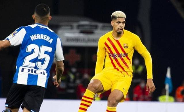Araujo Akan Absen Saat Barcelona Hadapi Napoli