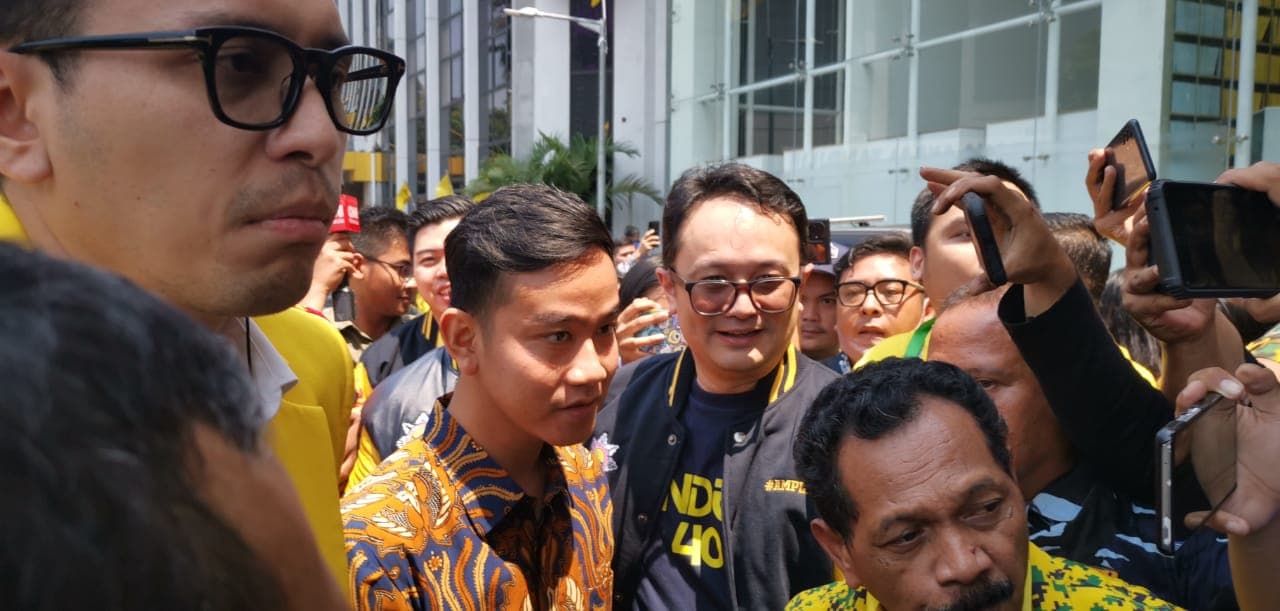 Pasca Pamannya Dipecat, Ini Respons Gibran