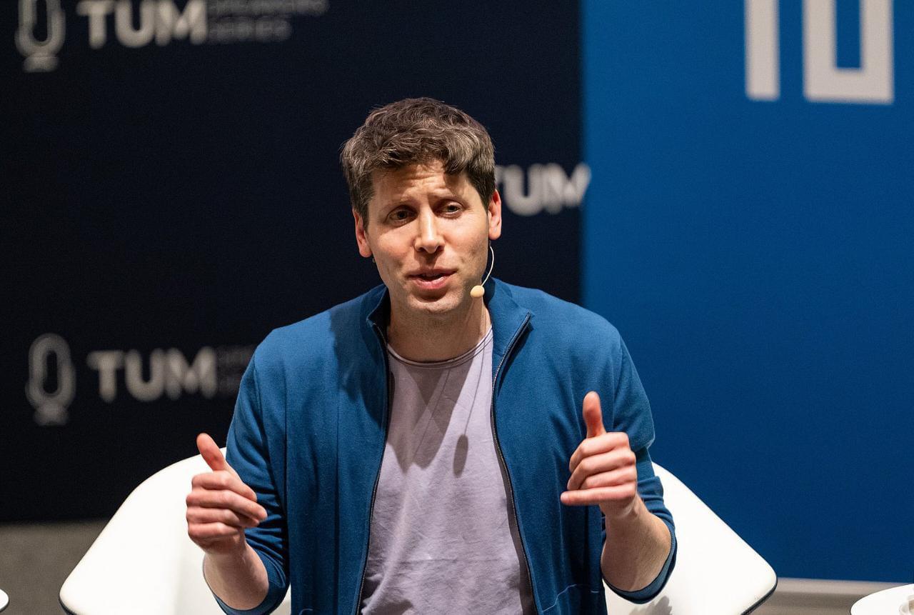Pendiri ChatGPT Samuel Altman Dapat Golden Visa Pertama Dari Dirjen Imigrasi