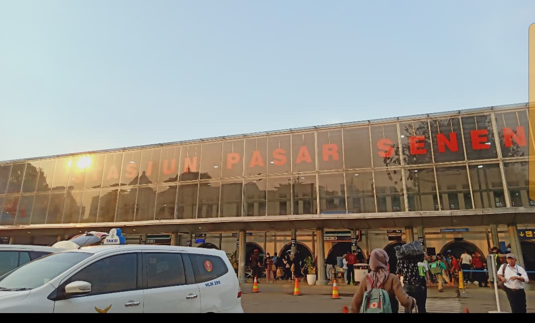 Penumpang Keberangkatan Stasiun Pasar Senen 70,1 Persen