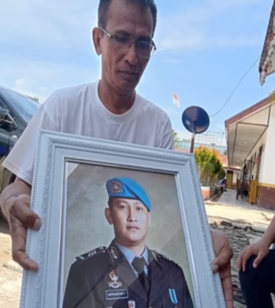 Universitas Terbuka Bakal Melangsungkan Wisuda Brigadir J, Ini Harapan Sang Ayah