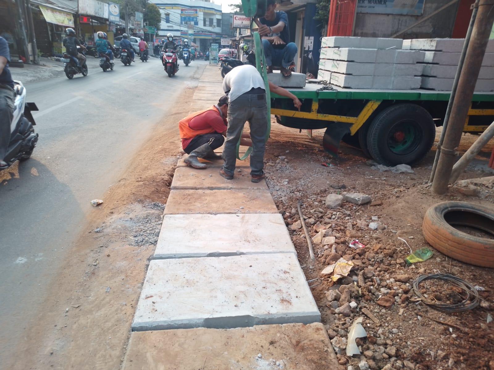 Gerak Cepat, Sudin SDA Jaktim Perbaiki Proyek Kurang Rapi