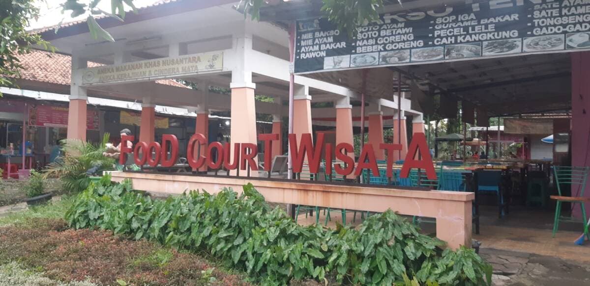 Nasib Pedagang Taman Mini, Siapa Peduli?