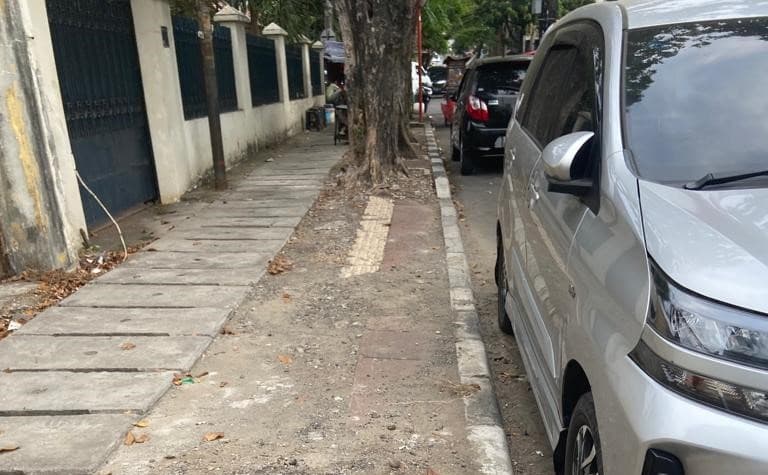 Pemprov DKI Jakarta Dinilai Belum Serius Menata Trotoar