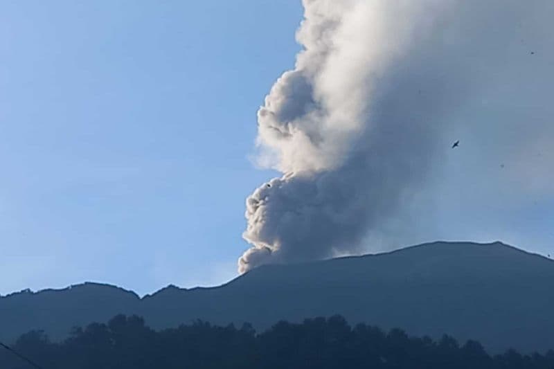Update Gunung Marapi kembali Erupsi Ketinggian Abu 900 Meter