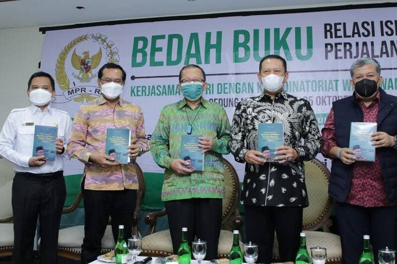 Bamsoet 'Tantang' Arsul Tulis Tentang Buku Relasasi Islam dengan PPHN