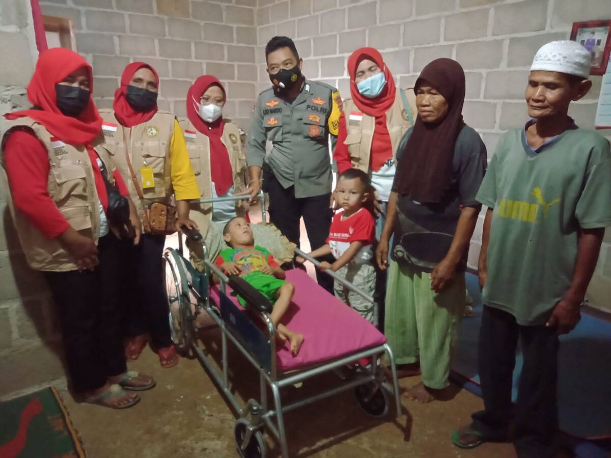 Rafa Penderita Katarak Sejak Lahir, Dihadiahi Kursi Roda Modifikasi Khusus