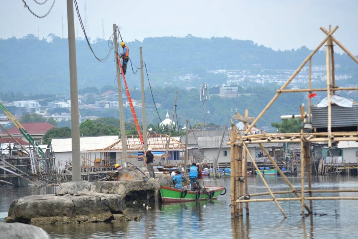 PLN Bangun Infrastruktur Dukung Pulau Pasaran Jadi Sentra Ikan Asin Lampung