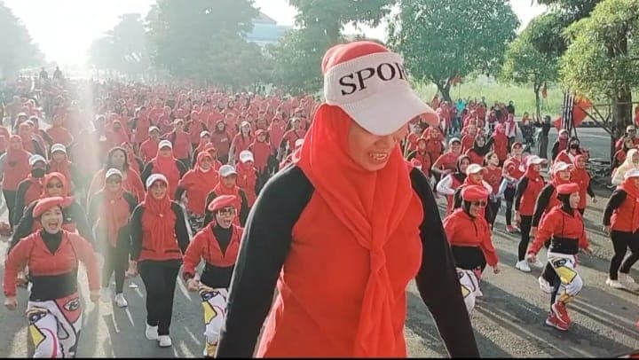 Senam Sicita PDI Perjuangan Kediri Pecahkan Rekor Muri