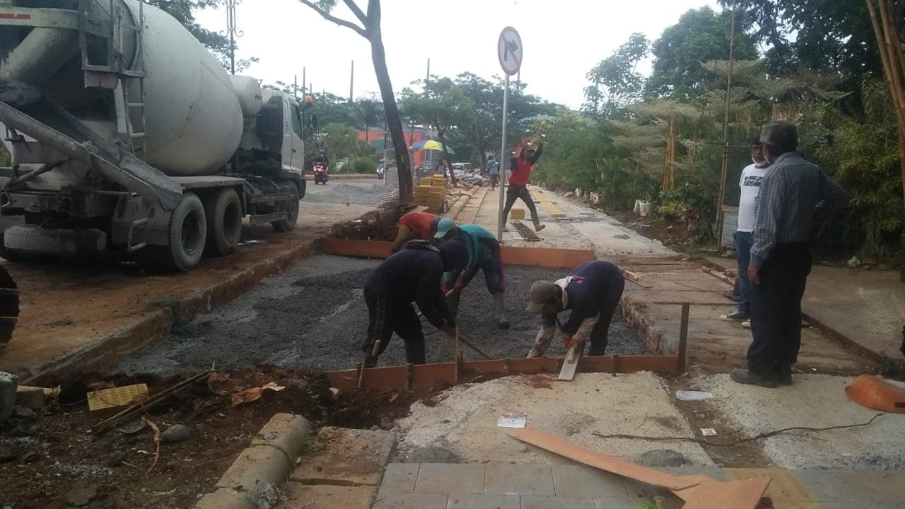 Dalami Kasus Suap Bupati Bogor, Kakek Tua Ini Diperiksa Jadi Saksi