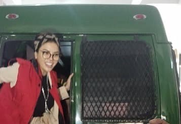 Jalani Sidang Lanjutan, Nikita Mirzani Full Senyum Pakai Rompi Tahanan