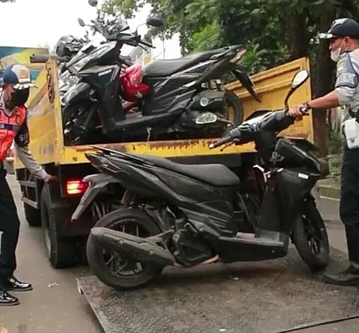 Dishub Kota Bandung Bakal Derek Kendaraan Parkir Liar