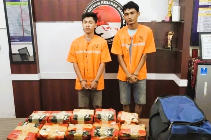 Polres Bengkalis Amankan Dua Penyelundup Sabu 15,6 Kg