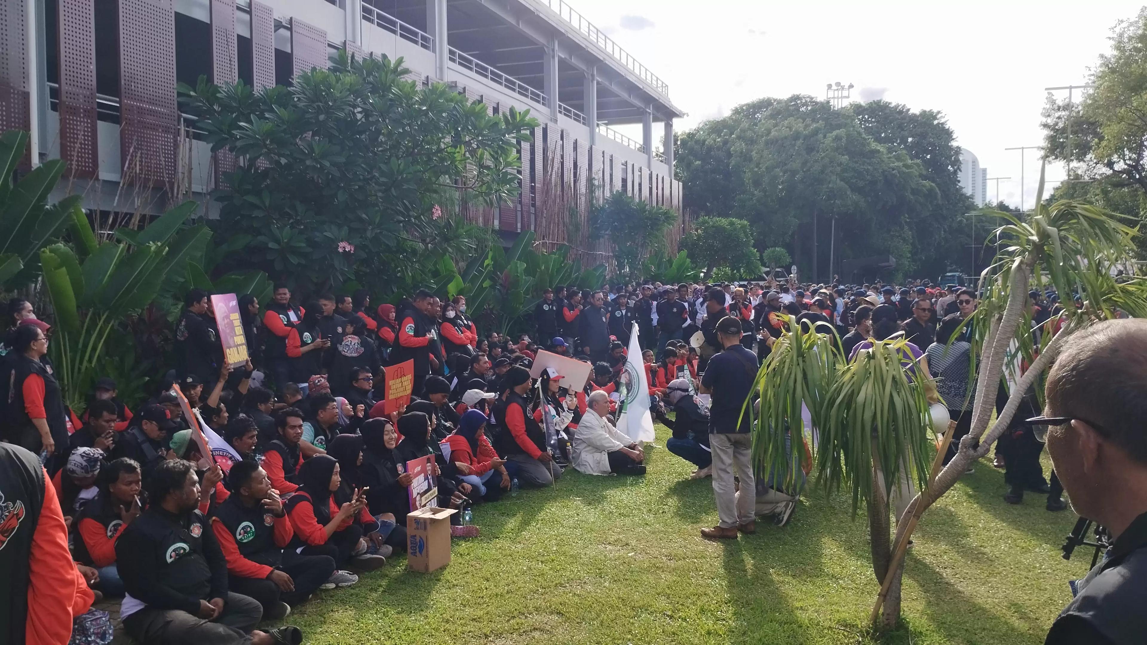 Jelang Debat Pilpres Kelima, Massa Pendukung AMIN Masih Belum Terlihat di JCC Senayan