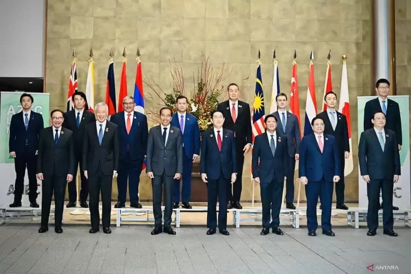 Joko Widodo Hadiri KTT AZEC di Tokyo